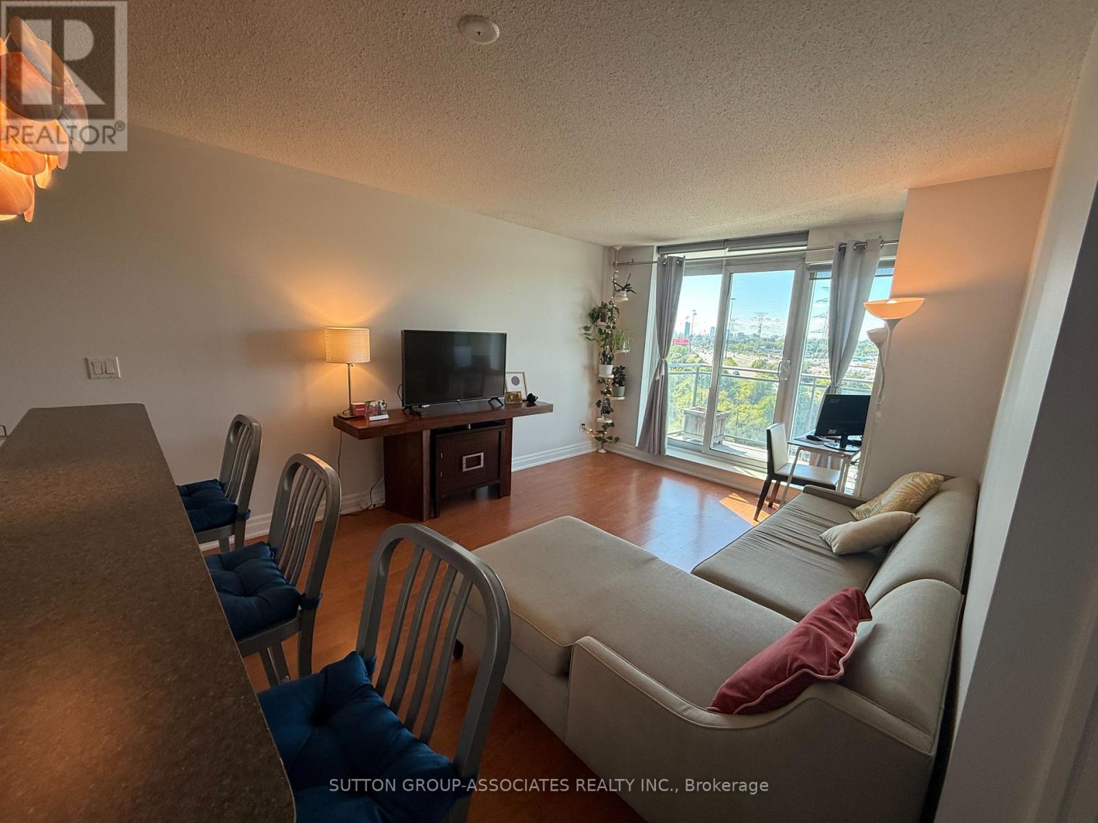 1204 - 2121 Lake Shore Boulevard W, Toronto, Ontario  M8V 4E9 - Photo 6 - W12427998