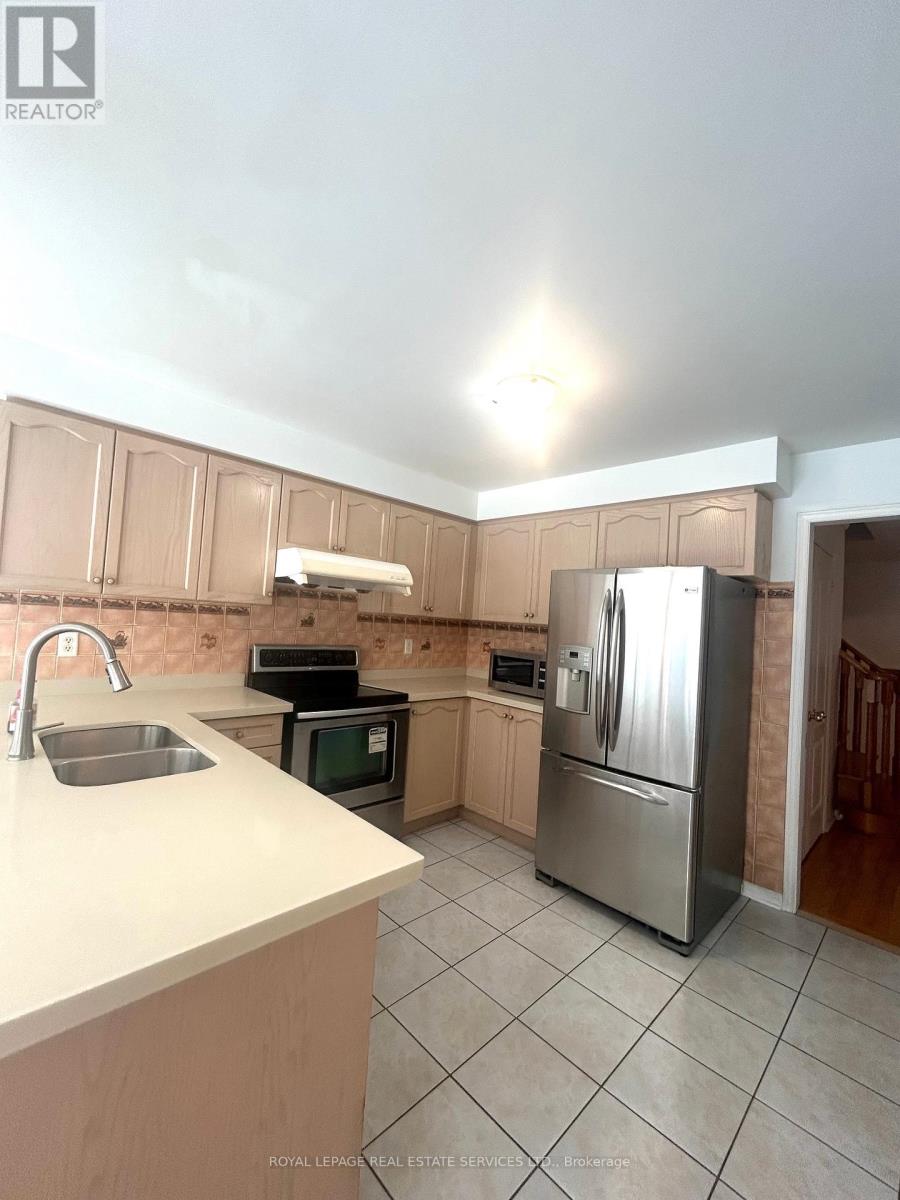 4908 Long Acre Drive, Mississauga, Ontario  L5M 7L1 - Photo 13 - W12428006