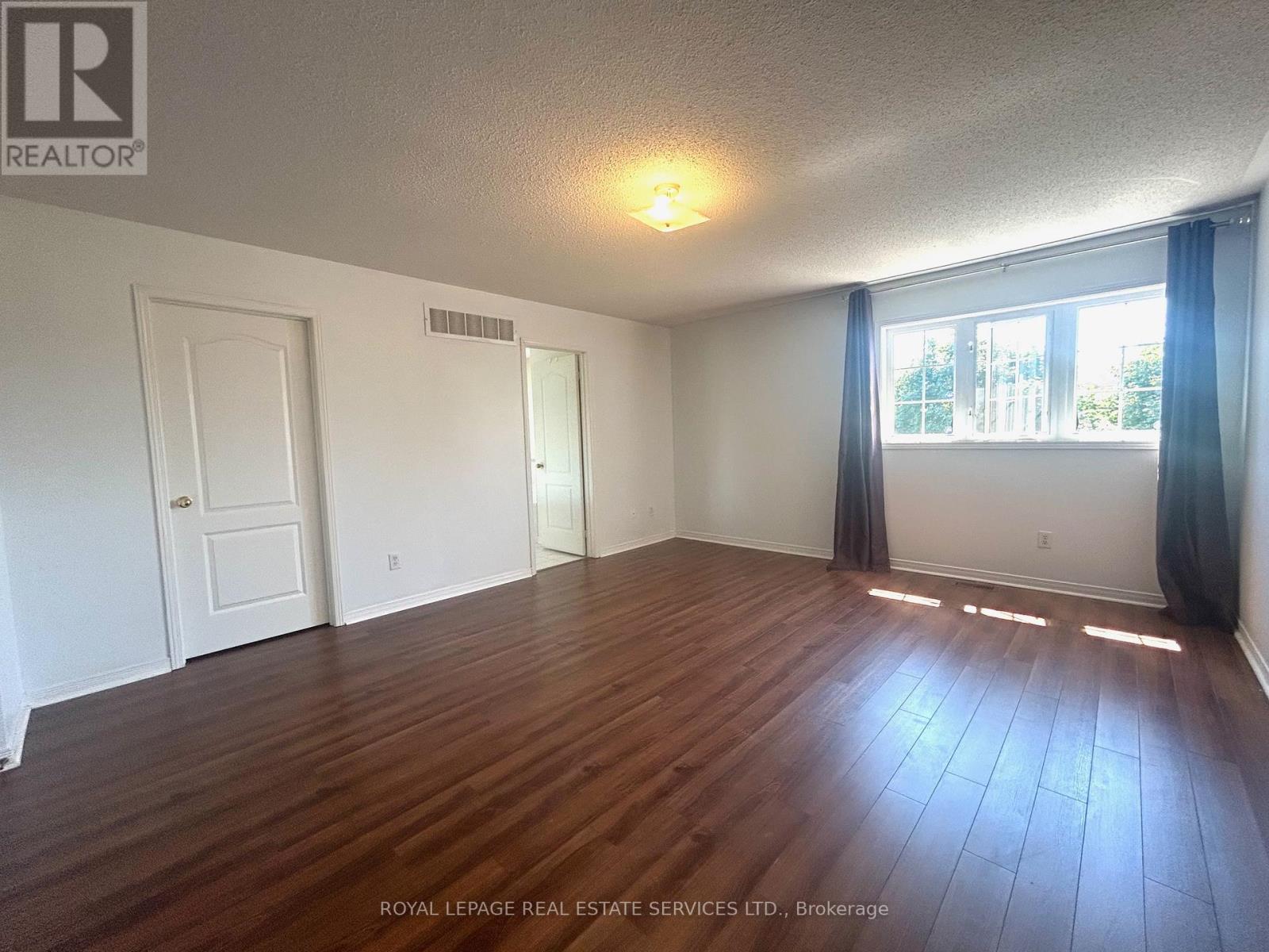 4908 Long Acre Drive, Mississauga, Ontario  L5M 7L1 - Photo 17 - W12428006