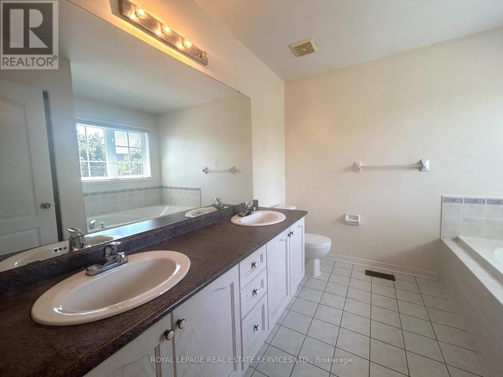 4908 Long Acre Drive, Mississauga, Ontario  L5M 7L1 - Photo 21 - W12428006
