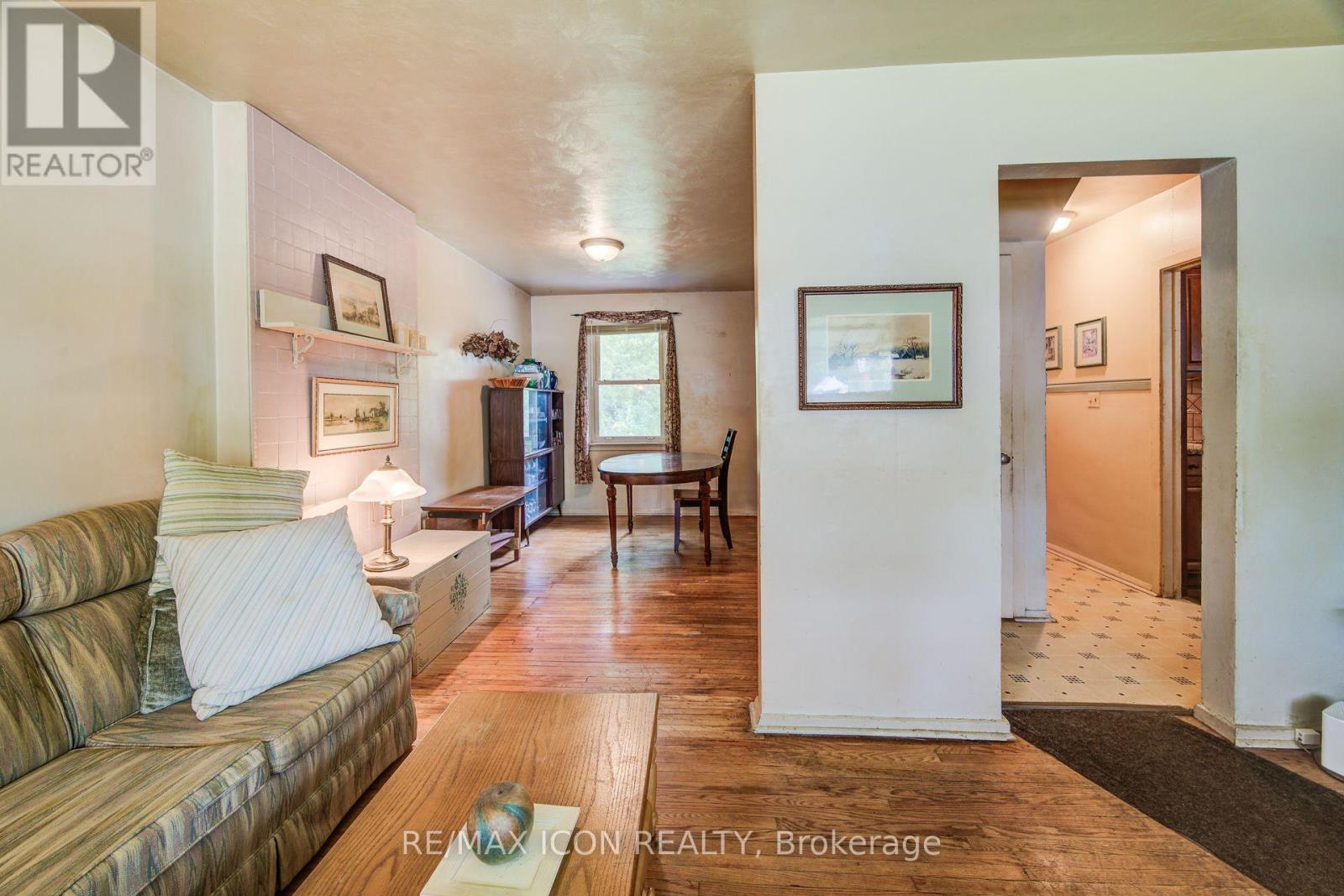 105 Lorne Crescent, Kitchener, Ontario  N2M 3Y4 - Photo 14 - X12428004