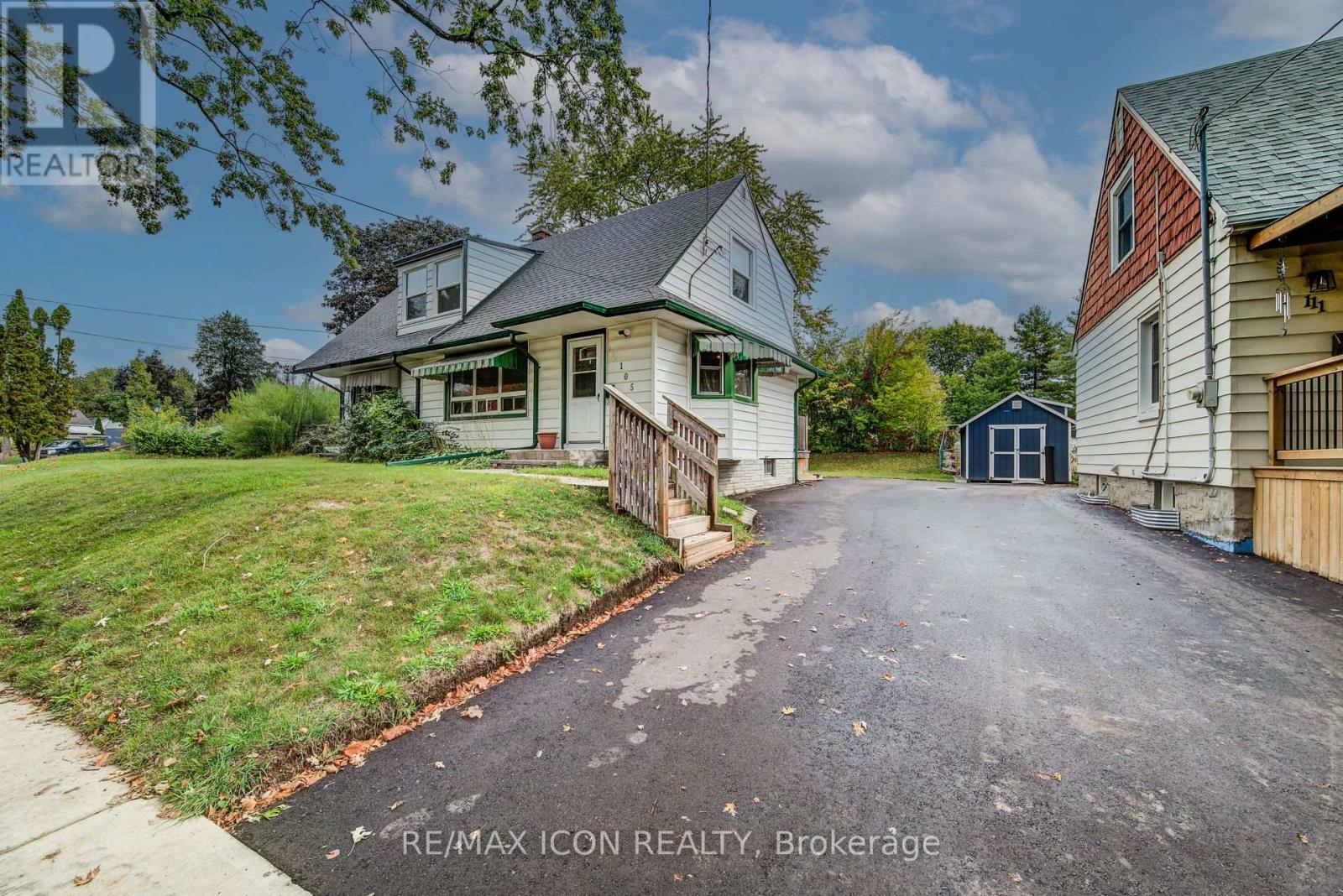 105 Lorne Crescent, Kitchener, Ontario  N2M 3Y4 - Photo 2 - X12428004