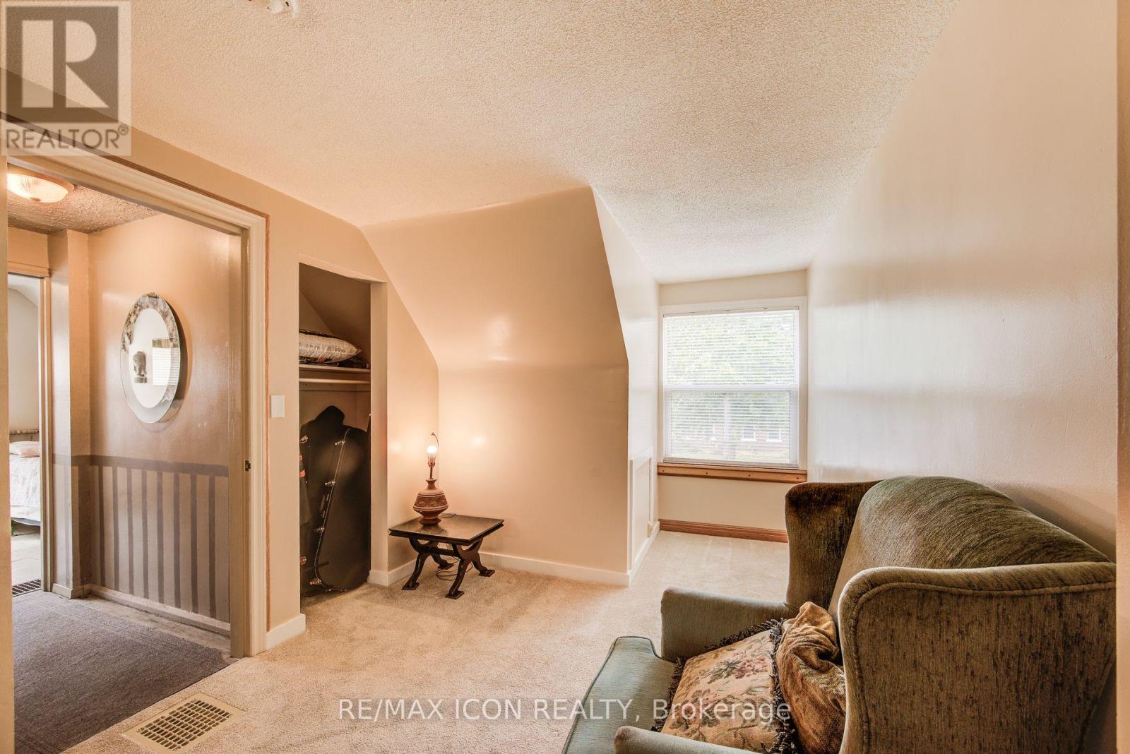 105 Lorne Crescent, Kitchener, Ontario  N2M 3Y4 - Photo 29 - X12428004