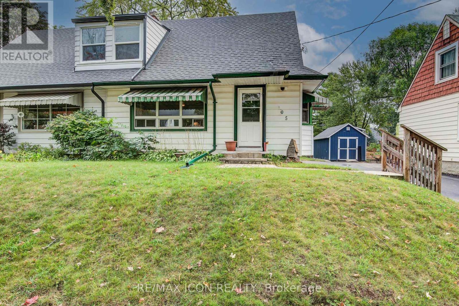 105 Lorne Crescent, Kitchener, Ontario  N2M 3Y4 - Photo 3 - X12428004