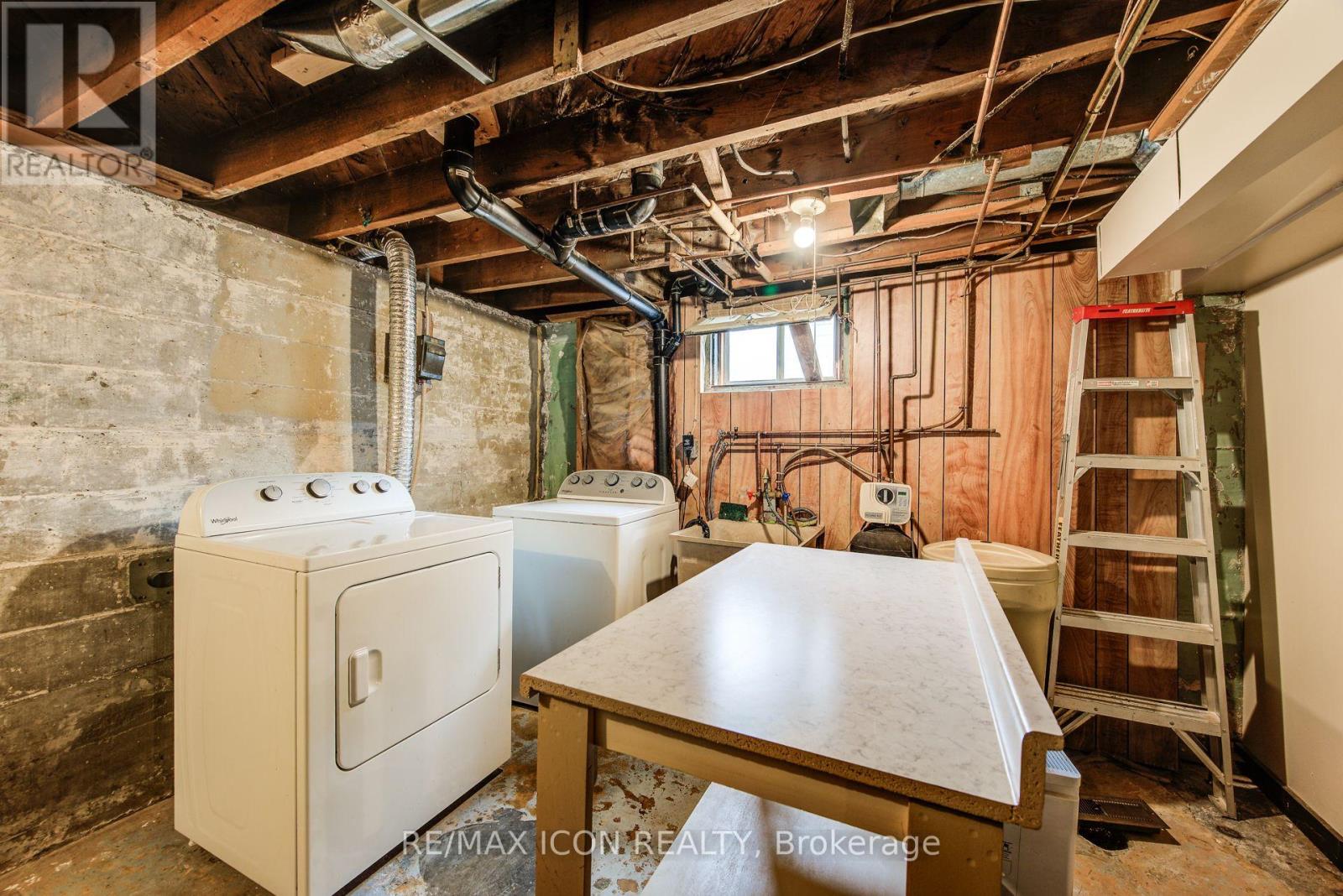 105 Lorne Crescent, Kitchener, Ontario  N2M 3Y4 - Photo 33 - X12428004