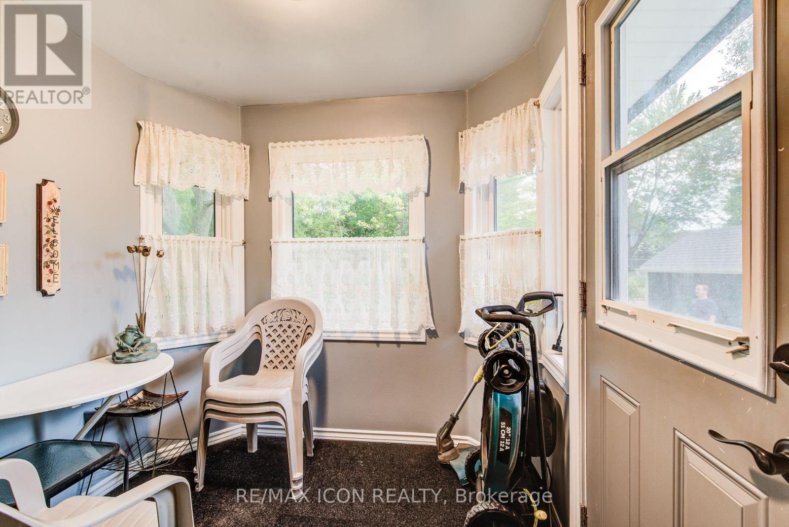 105 Lorne Crescent, Kitchener, Ontario  N2M 3Y4 - Photo 34 - X12428004