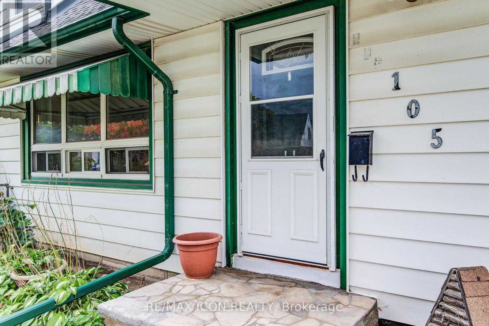 105 Lorne Crescent, Kitchener, Ontario  N2M 3Y4 - Photo 7 - X12428004