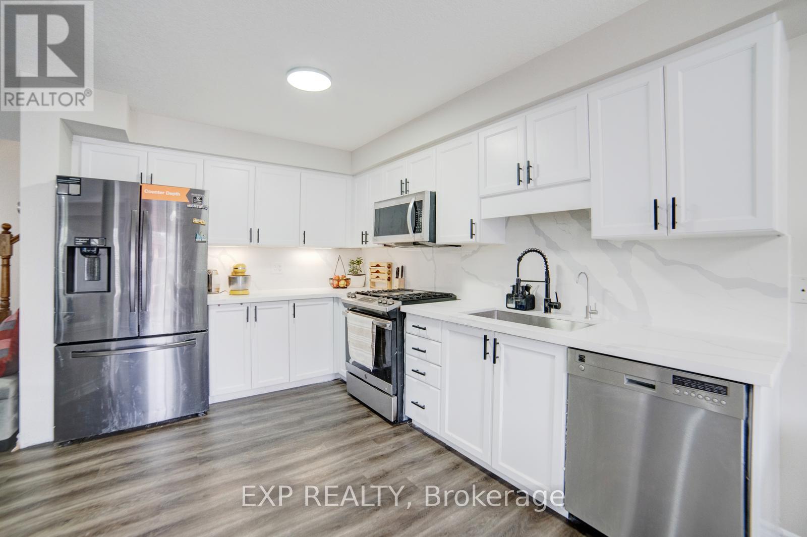 56 Verona Street, Kitchener, Ontario  N2R 1T9 - Photo 10 - X12428007