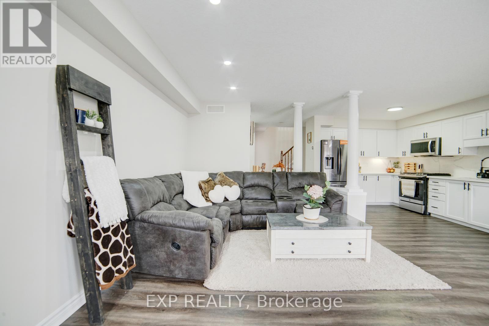 56 Verona Street, Kitchener, Ontario  N2R 1T9 - Photo 12 - X12428007