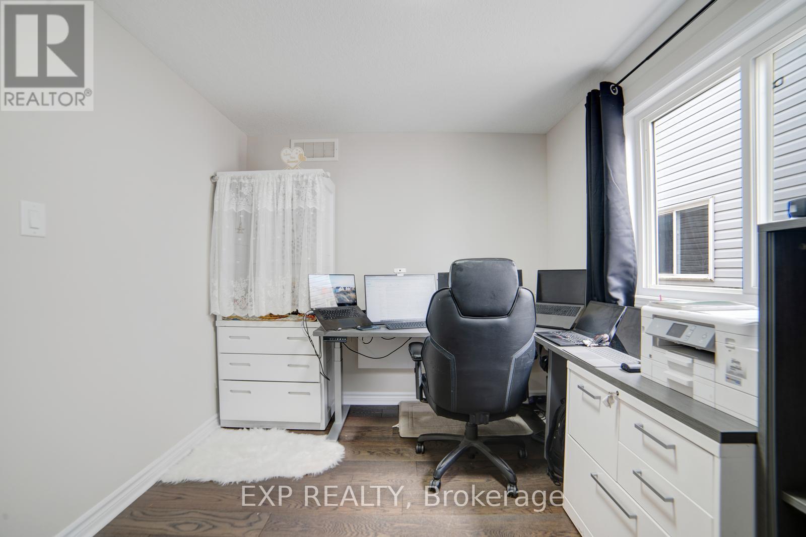 56 Verona Street, Kitchener, Ontario  N2R 1T9 - Photo 27 - X12428007