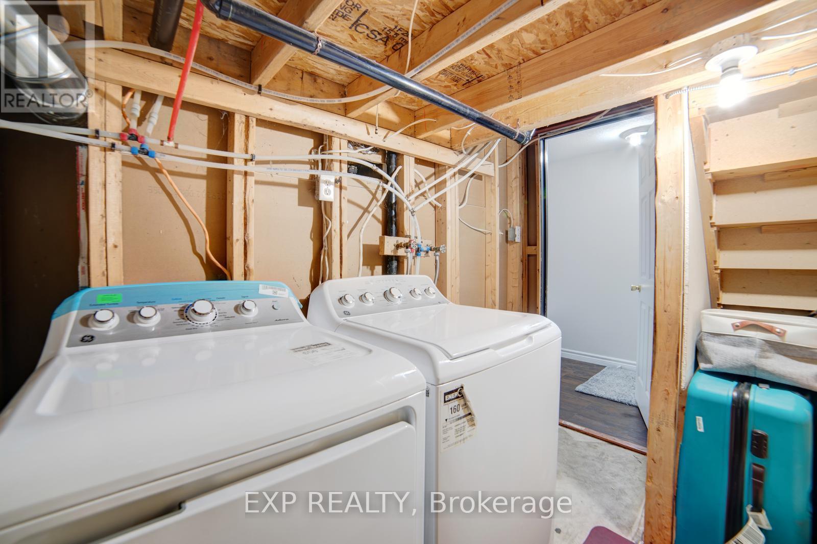 56 Verona Street, Kitchener, Ontario  N2R 1T9 - Photo 33 - X12428007