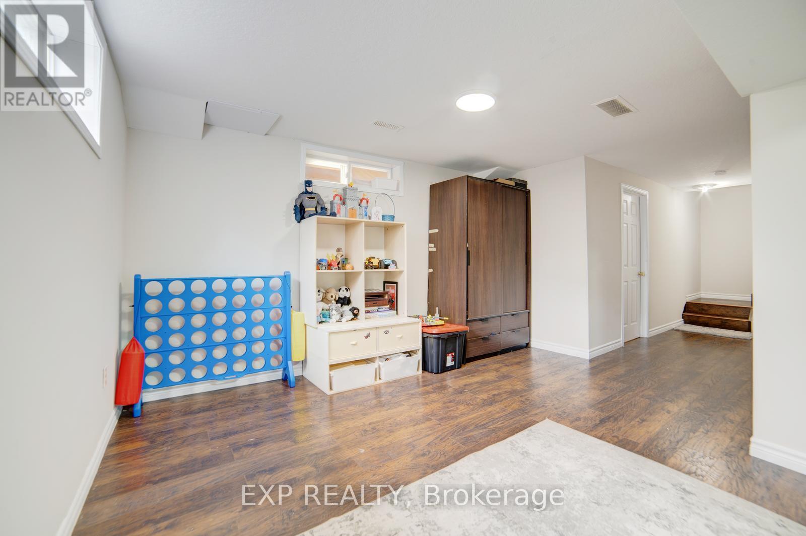 56 Verona Street, Kitchener, Ontario  N2R 1T9 - Photo 37 - X12428007