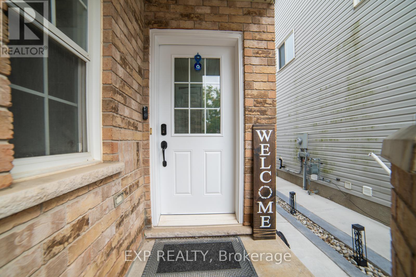 56 Verona Street, Kitchener, Ontario  N2R 1T9 - Photo 7 - X12428007
