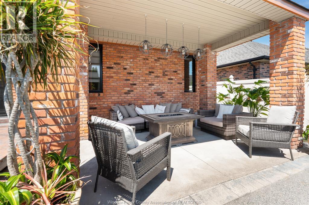 1049 Woodland, Lakeshore, Ontario  N0R 1A0 - Photo 47 - 25024529