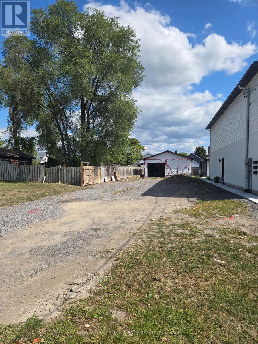 63 S Church Street, Belleville, Ontario  K8N 3B5 - Photo 5 - X12426664