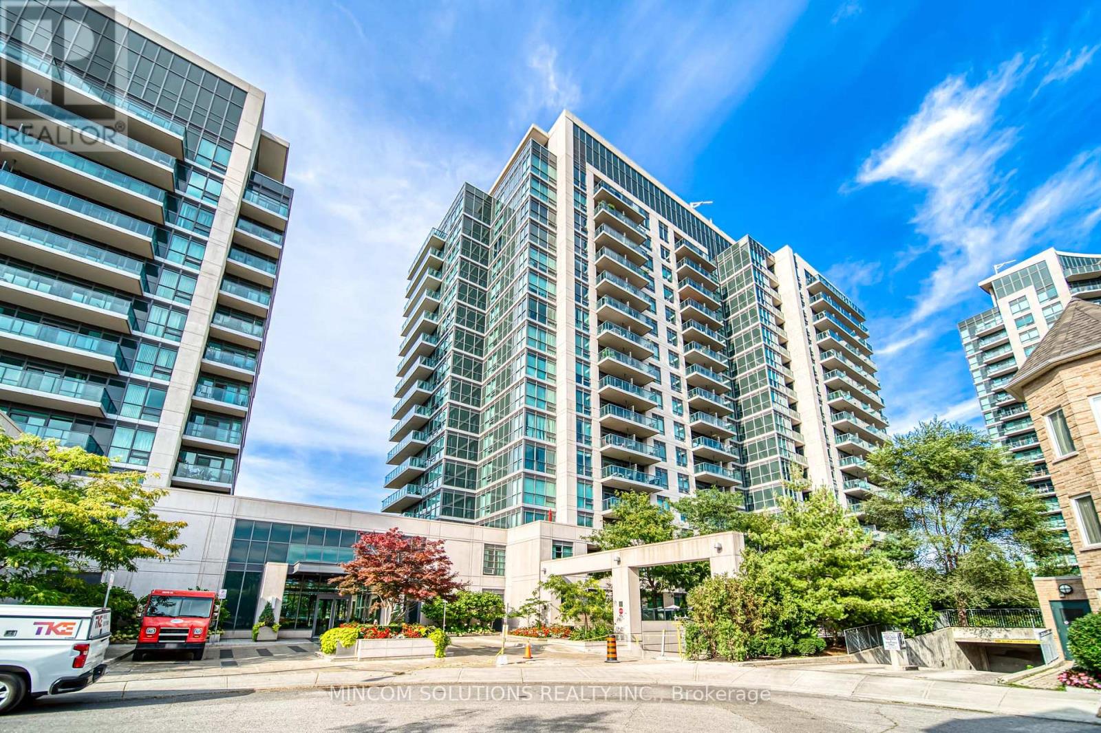 110 - 35 Brian Peck Crescent, Toronto, Ontario  M4G 0A5 - Photo 2 - C12428018