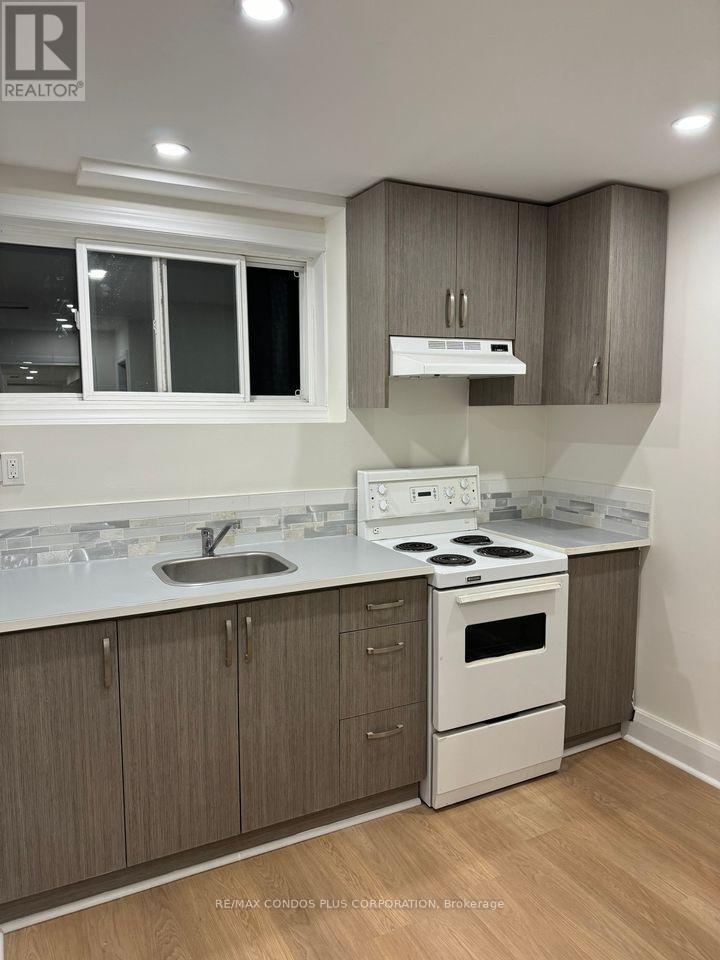 LOWER - 223 PARK HOME AVENUE, Toronto, Ontario