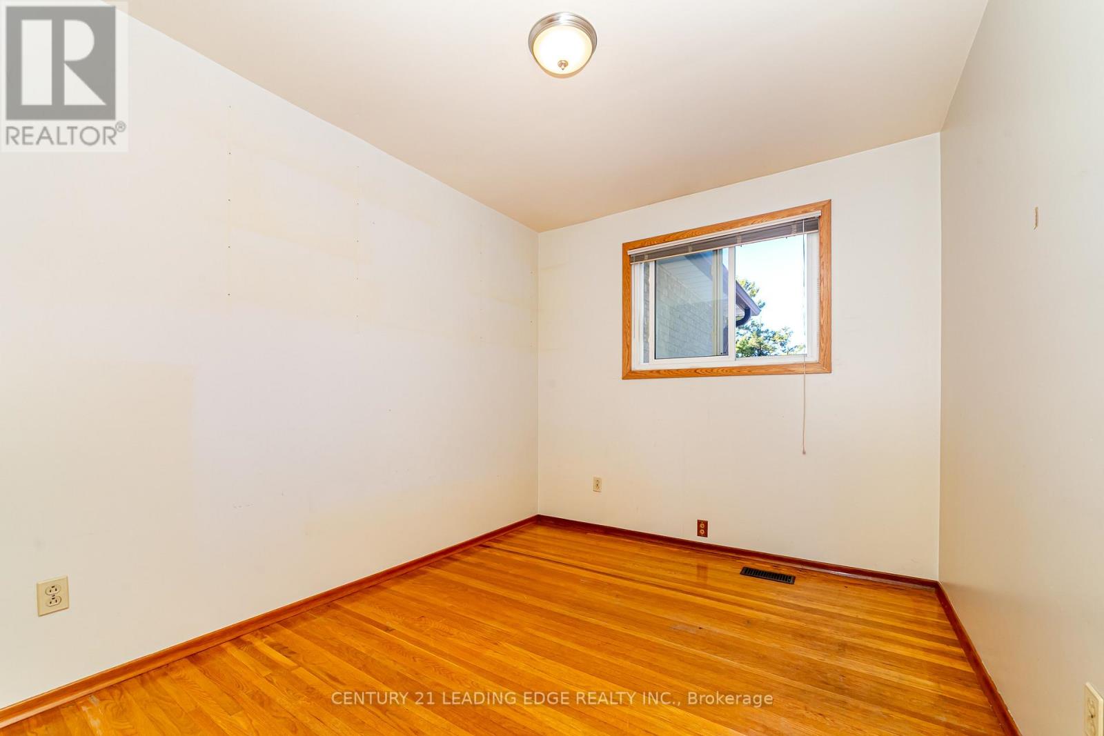 815 Douglas Avenue, Pickering, Ontario  L1W 1N2 - Photo 9 - E12428073