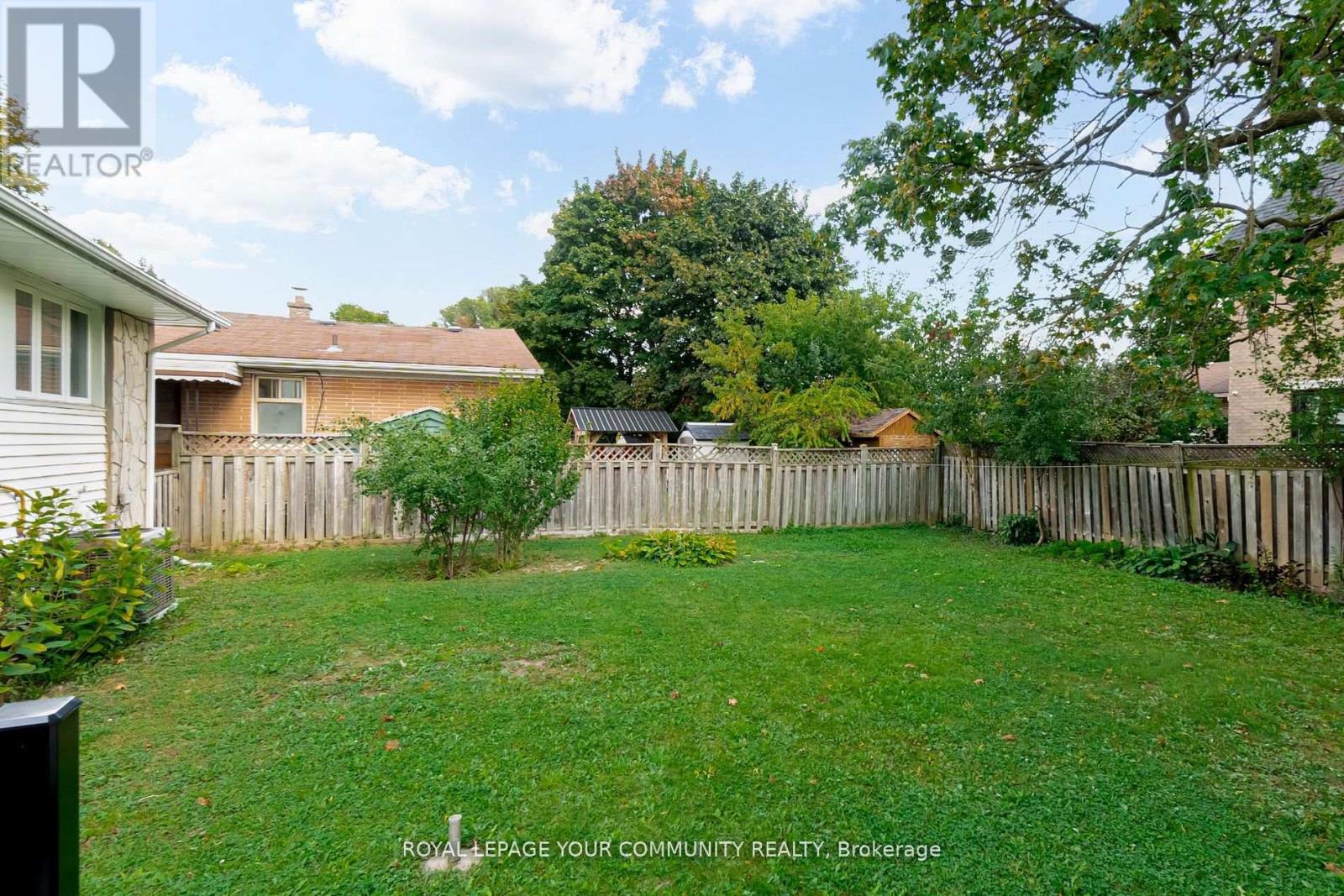 394 Paliser Crescent N, Richmond Hill, Ontario  L4C 1R6 - Photo 18 - N12423103
