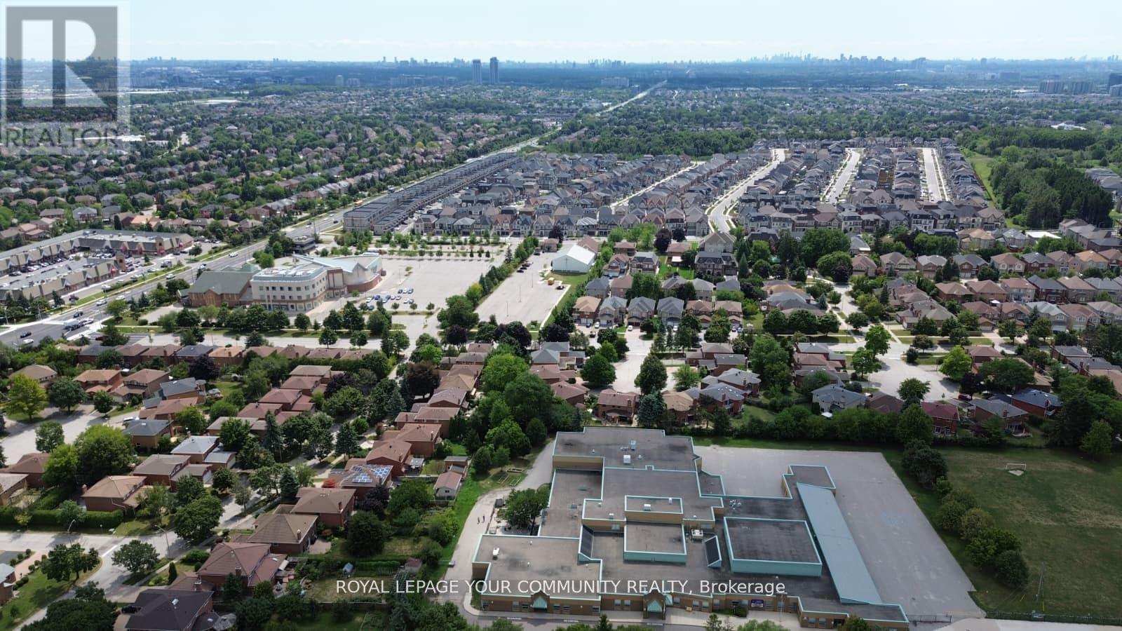 394 Paliser Crescent N, Richmond Hill, Ontario  L4C 1R6 - Photo 23 - N12423103
