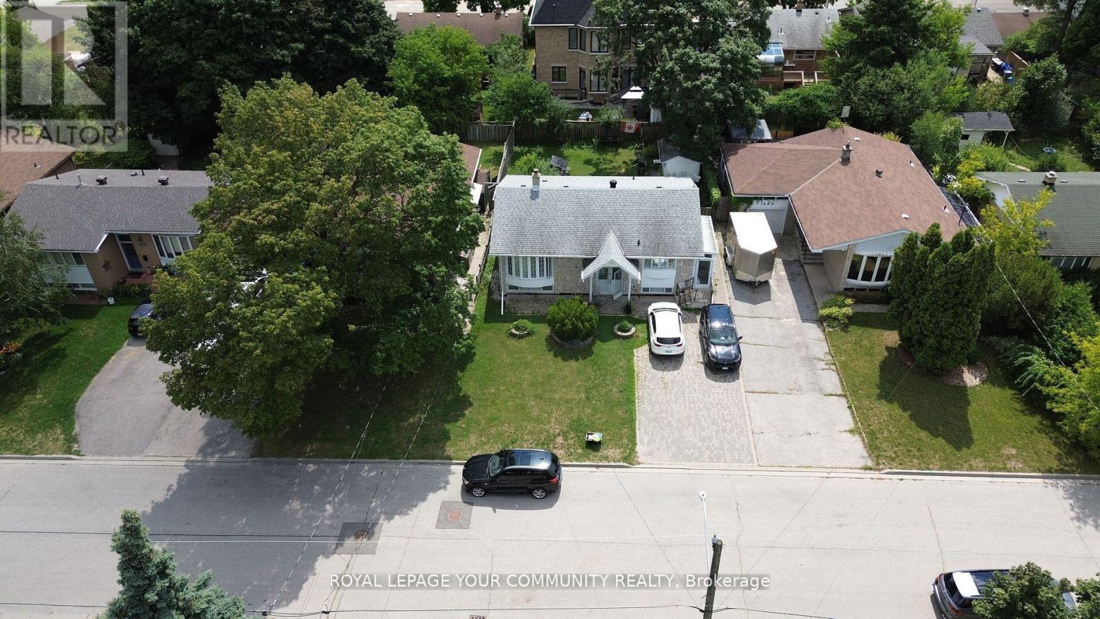 394 Paliser Crescent N, Richmond Hill, Ontario  L4C 1R6 - Photo 20 - N12423103