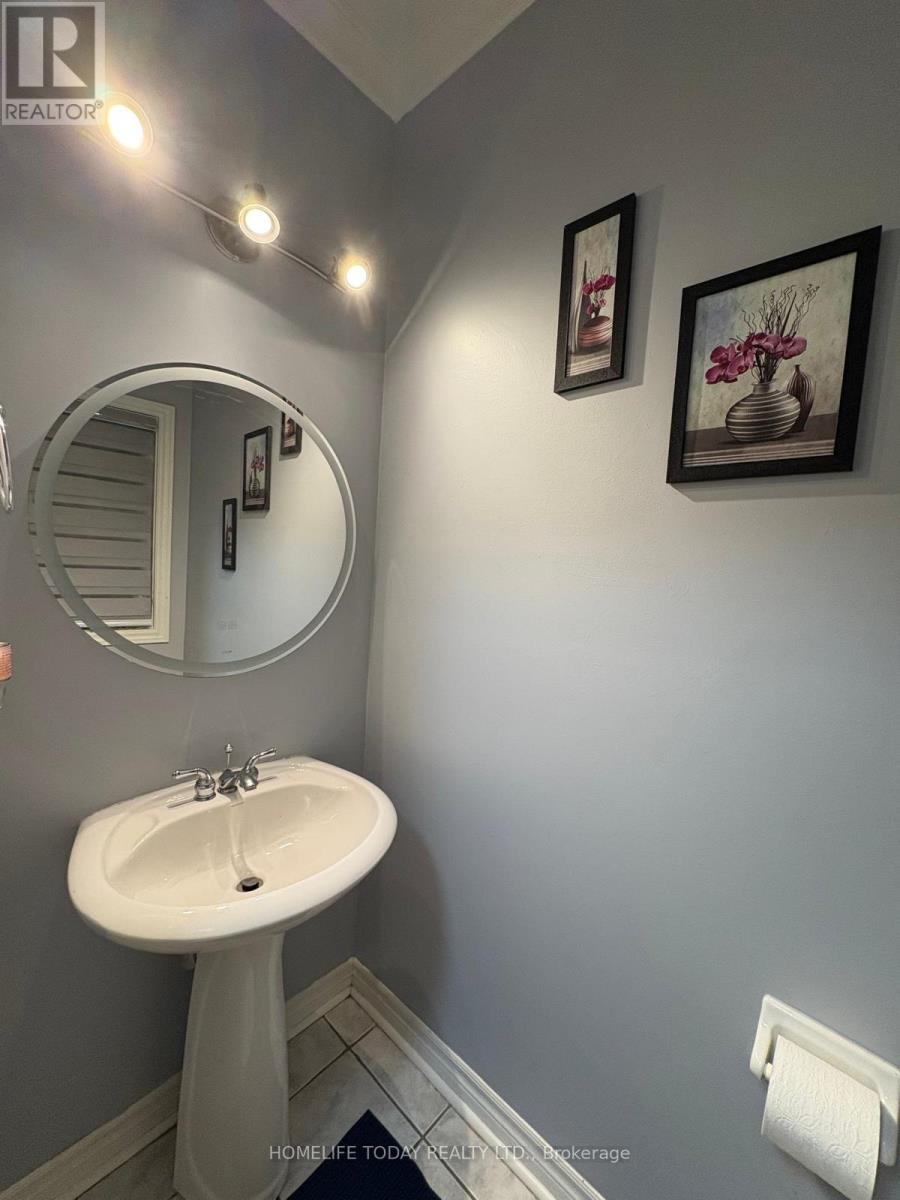 39 Park Place Drive, Markham, Ontario  L6E 1Z9 - Photo 11 - N12426697