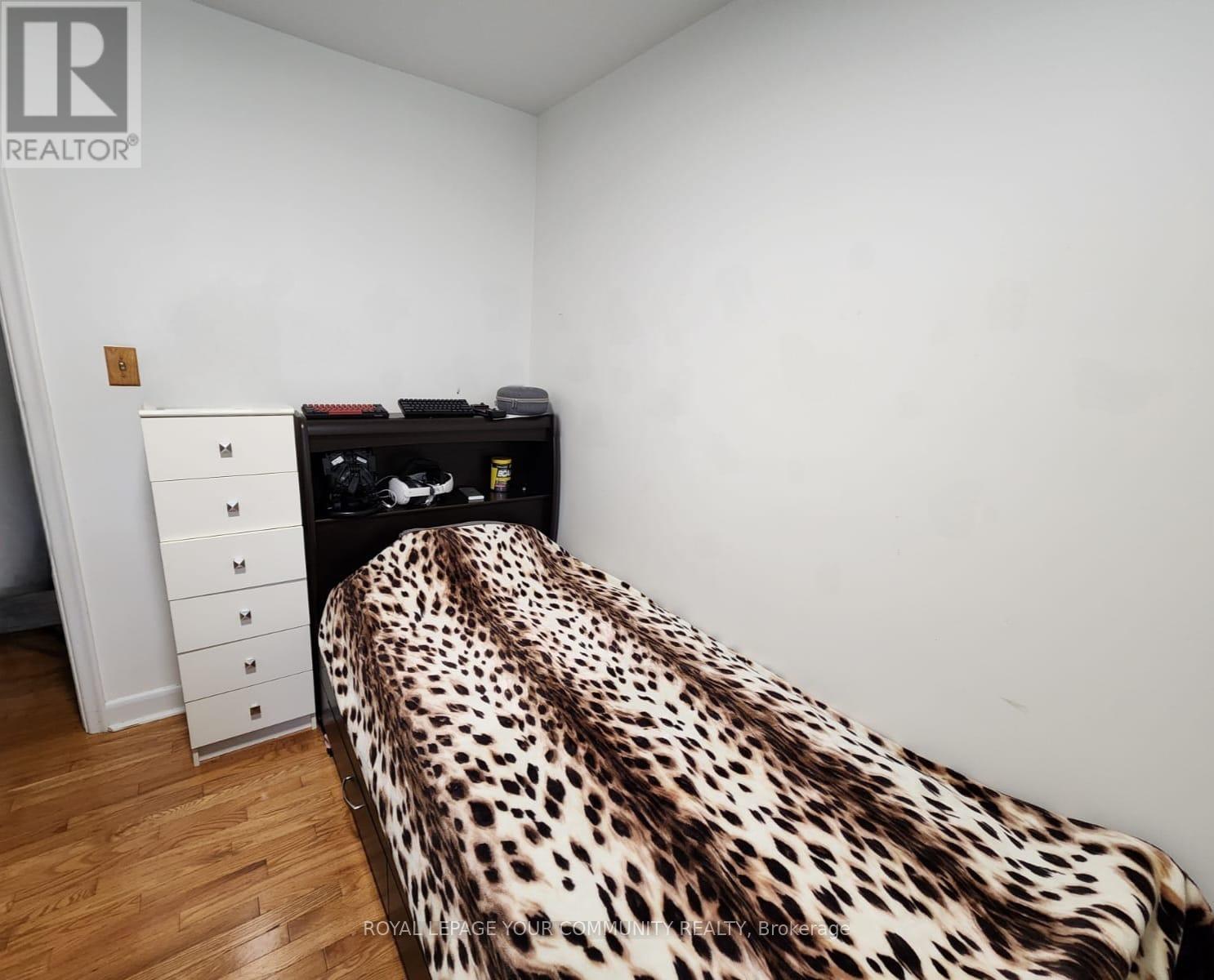 394 Paliser Crescent N, Richmond Hill, Ontario  L4C 1R6 - Photo 11 - N12423103