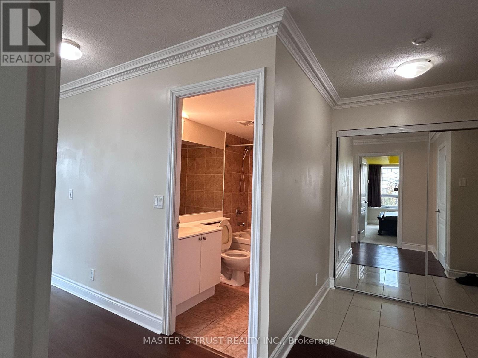 516 - 32 Clegg Road, Markham, Ontario  L6G 0B2 - Photo 4 - N12428010