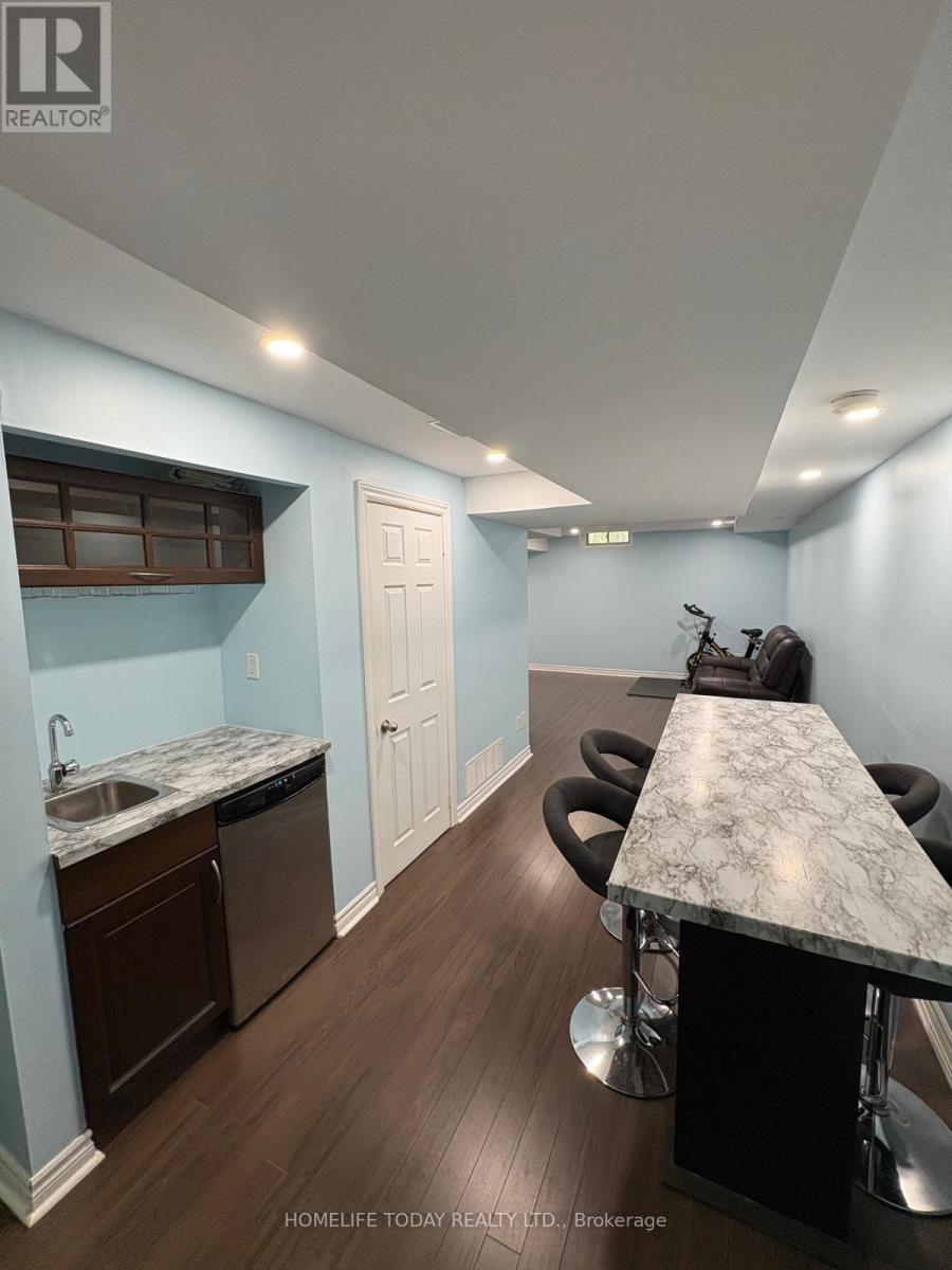 39 Park Place Drive, Markham, Ontario  L6E 1Z9 - Photo 14 - N12426697