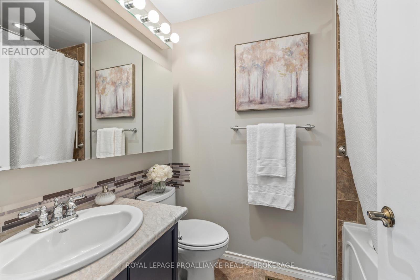 984 Ambleside Crescent, Kingston, Ontario  K7P 2B7 - Photo 26 - X12428125