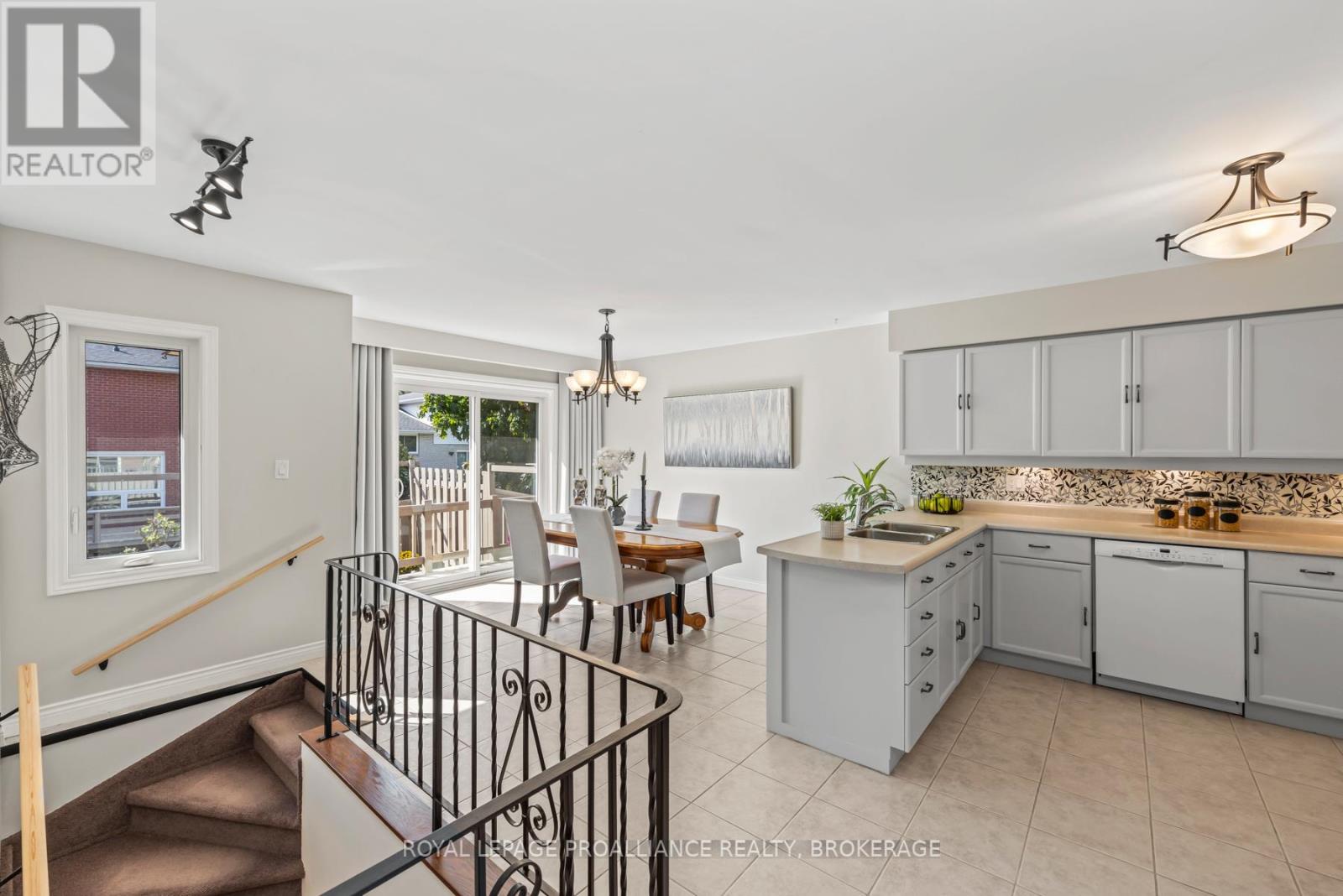 984 Ambleside Crescent, Kingston, Ontario  K7P 2B7 - Photo 6 - X12428125