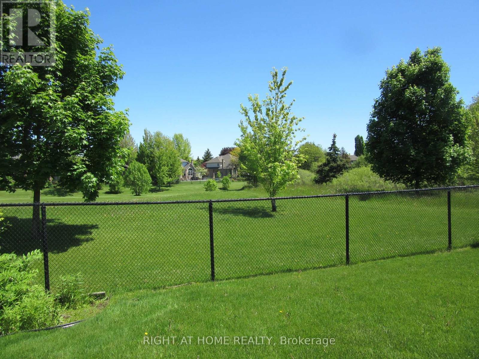 2109 Berwick Drive, Burlington, Ontario  L7M 4B3 - Photo 39 - W12428027