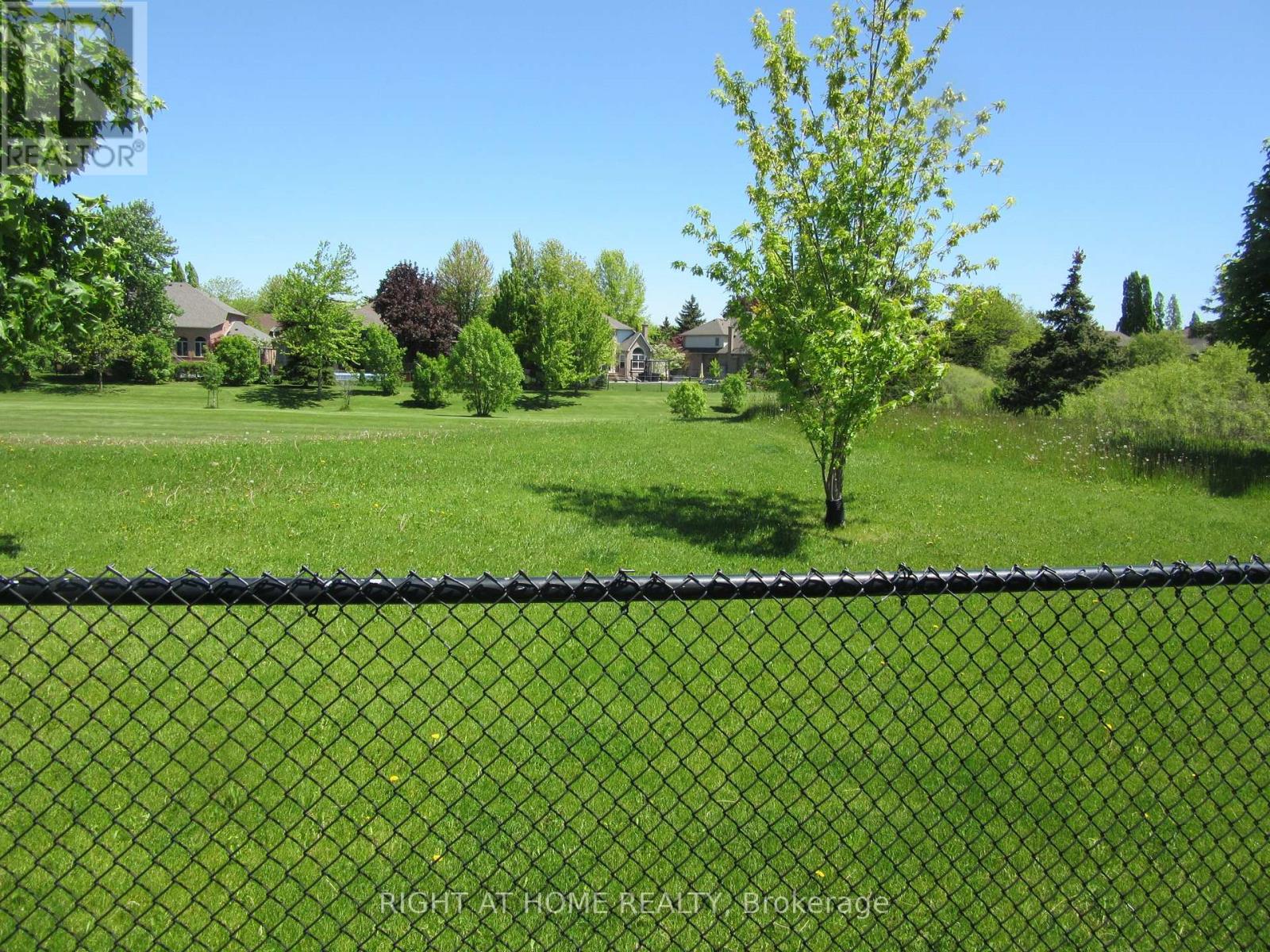 2109 Berwick Drive, Burlington, Ontario  L7M 4B3 - Photo 41 - W12428027