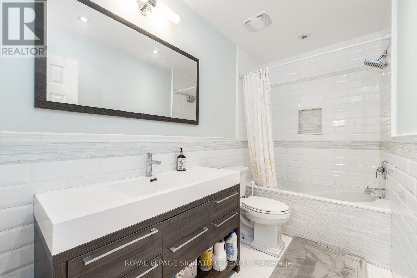 4091 Dursley Crescent, Mississauga, Ontario  L4Z 1J6 - Photo 19 - W12428060