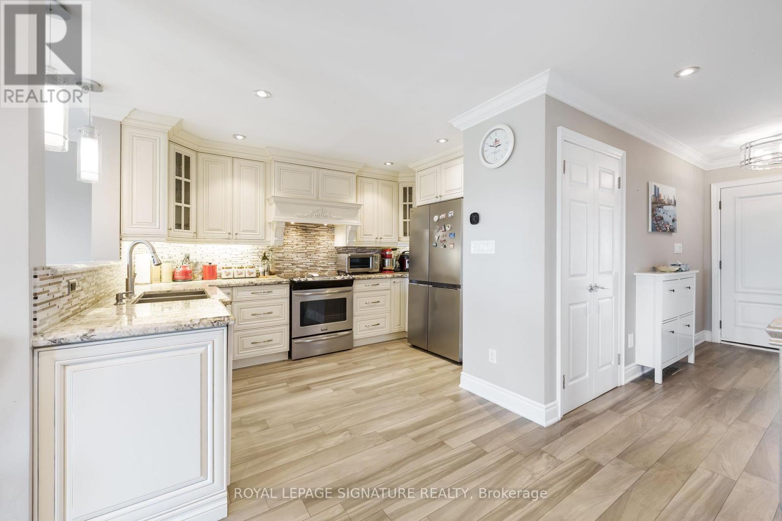 4091 Dursley Crescent, Mississauga, Ontario  L4Z 1J6 - Photo 8 - W12428060