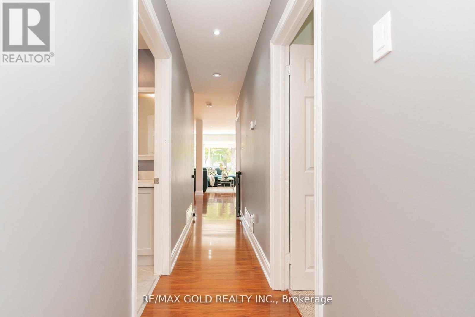 10 Brookdale Crescent, Brampton, Ontario  L6T 1M7 - Photo 14 - W12428067