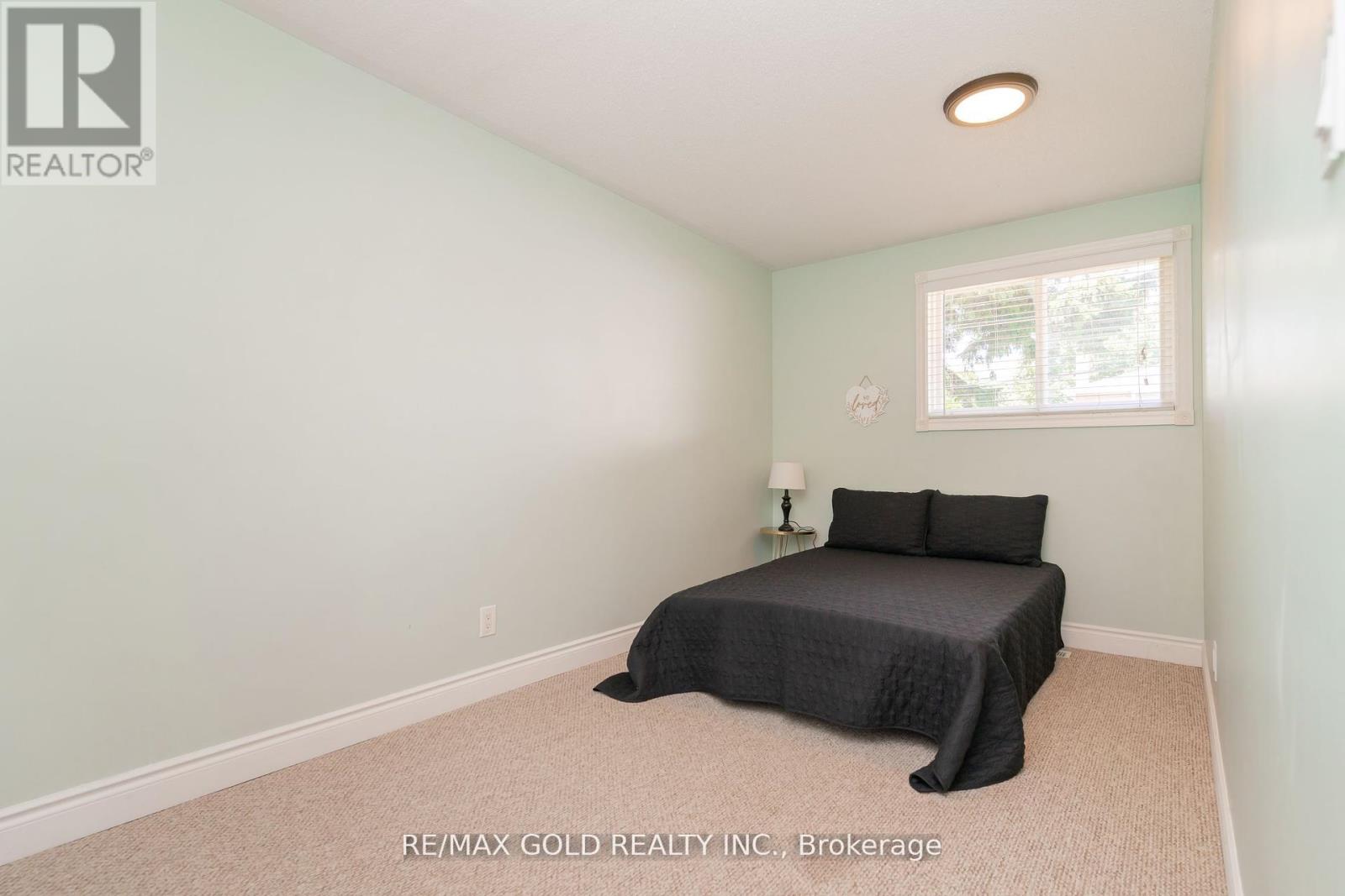10 Brookdale Crescent, Brampton, Ontario  L6T 1M7 - Photo 18 - W12428067