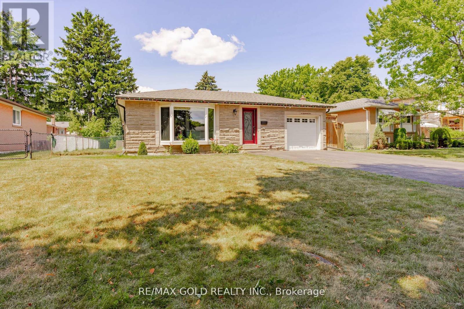 10 Brookdale Crescent, Brampton, Ontario  L6T 1M7 - Photo 2 - W12428067