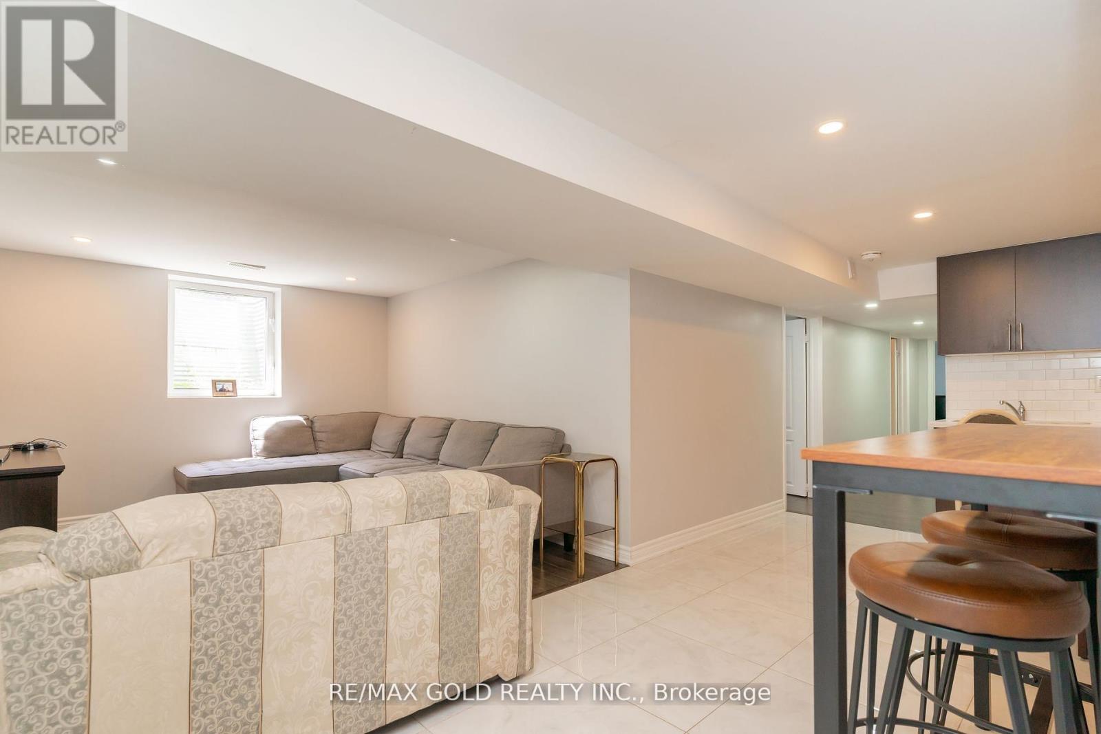 10 Brookdale Crescent, Brampton, Ontario  L6T 1M7 - Photo 26 - W12428067