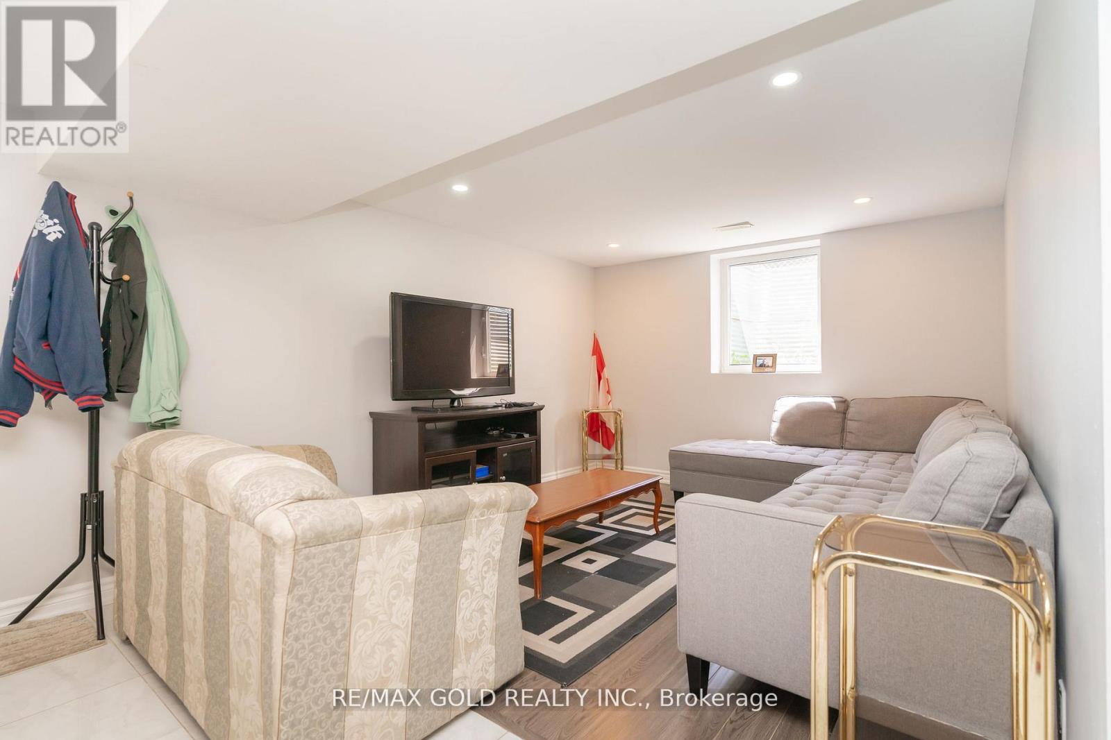 10 Brookdale Crescent, Brampton, Ontario  L6T 1M7 - Photo 27 - W12428067