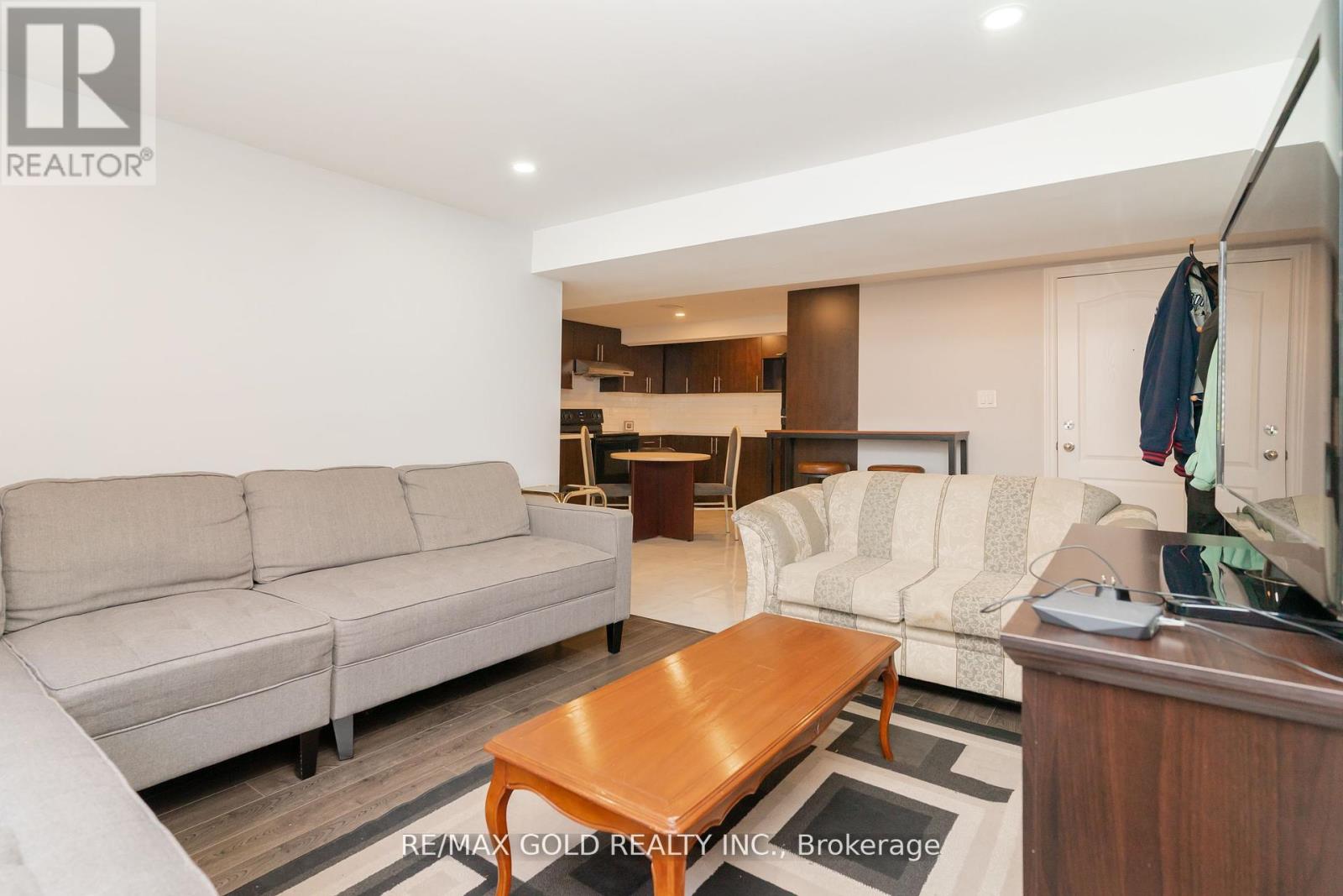 10 Brookdale Crescent, Brampton, Ontario  L6T 1M7 - Photo 28 - W12428067