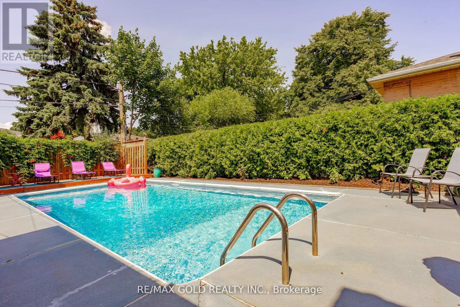 10 Brookdale Crescent, Brampton, Ontario  L6T 1M7 - Photo 37 - W12428067