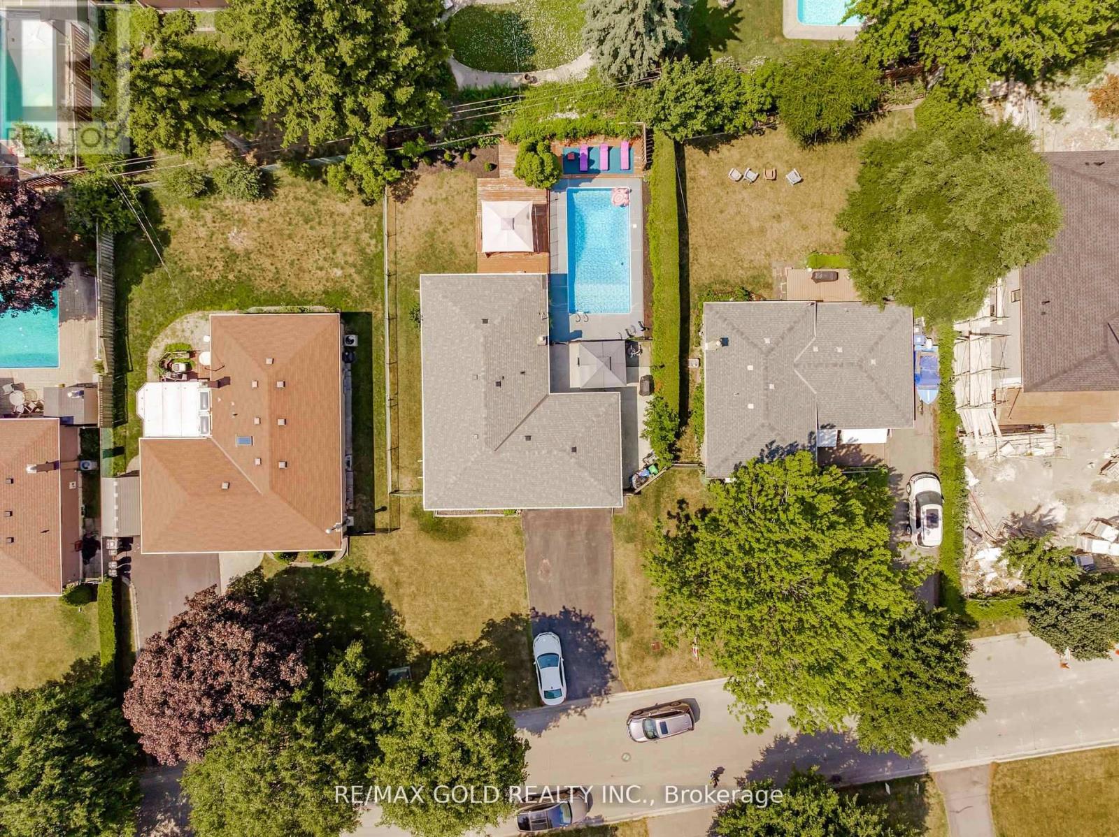 10 Brookdale Crescent, Brampton, Ontario  L6T 1M7 - Photo 44 - W12428067