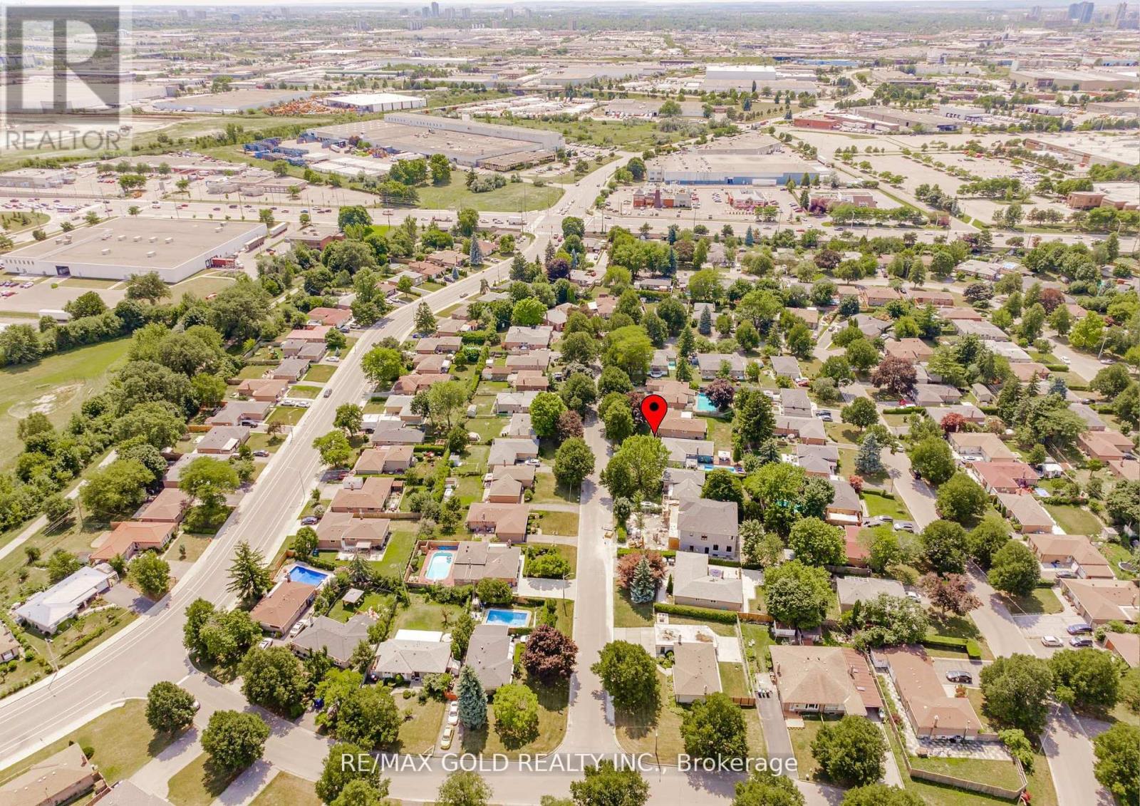 10 Brookdale Crescent, Brampton, Ontario  L6T 1M7 - Photo 49 - W12428067