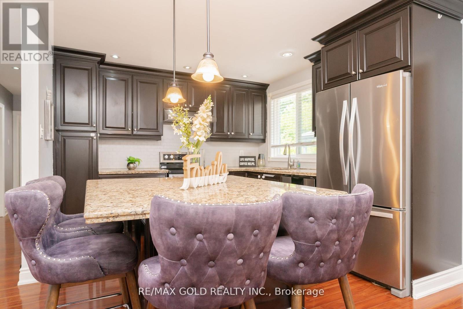 10 Brookdale Crescent, Brampton, Ontario  L6T 1M7 - Photo 9 - W12428067