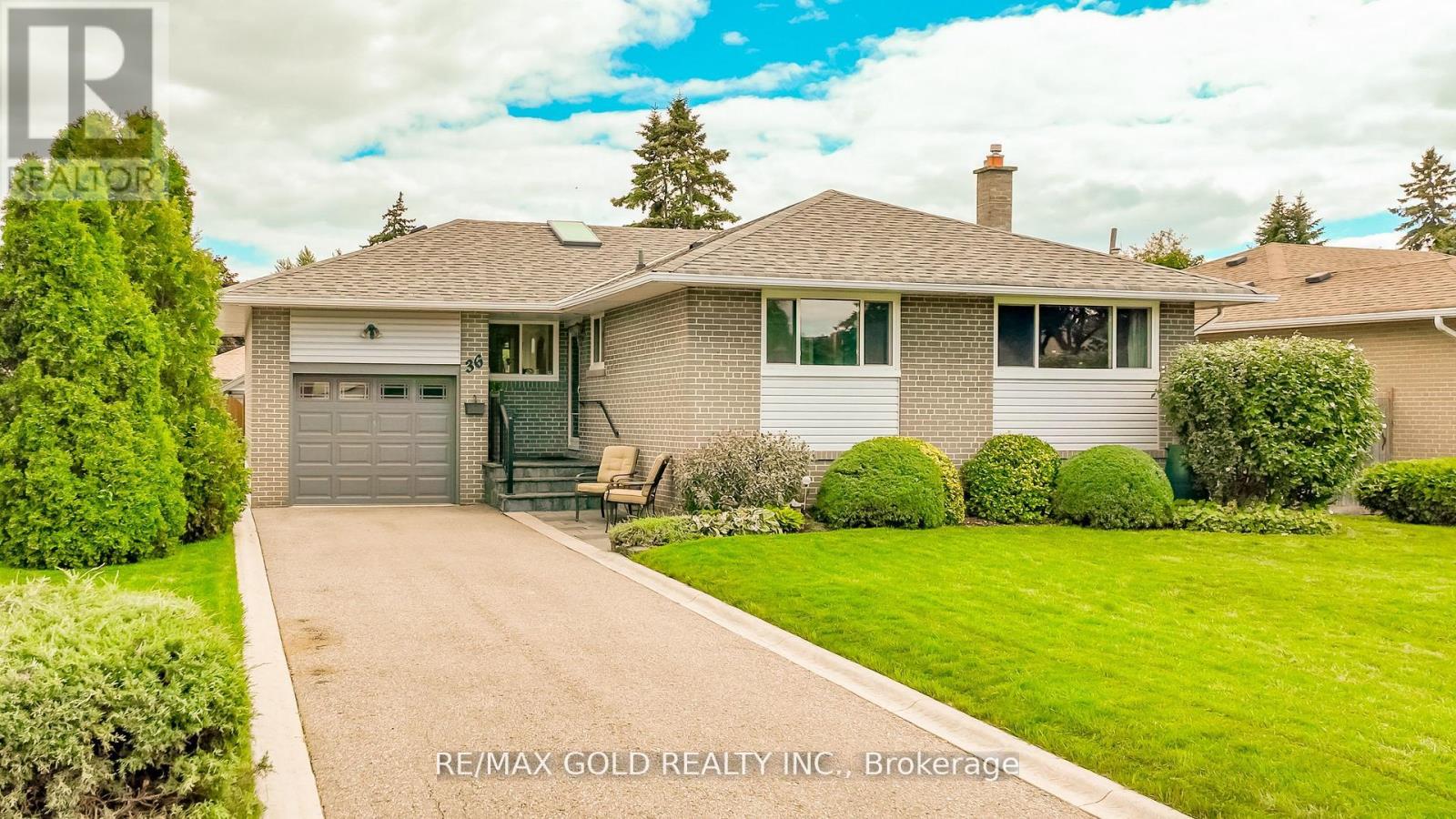 36 Alderbury Crescent, Brampton, Ontario  L6T 1P6 - Photo 3 - W12428069