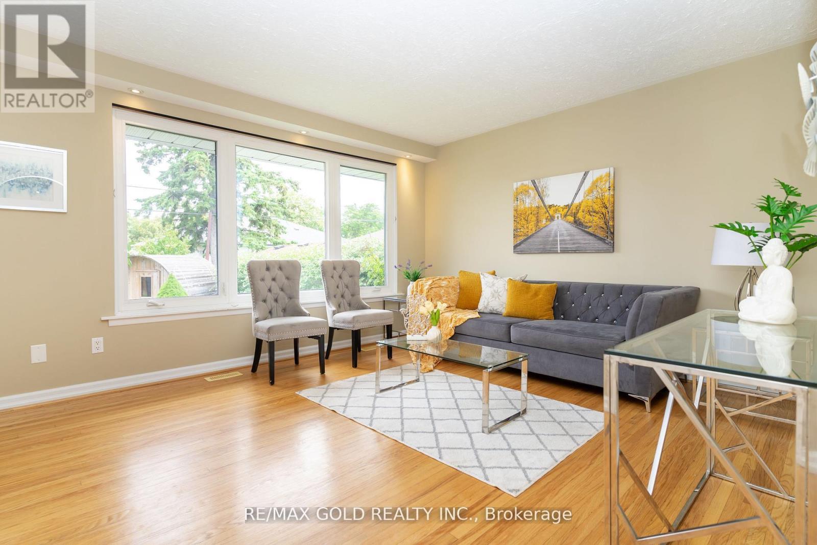 36 Alderbury Crescent, Brampton, Ontario  L6T 1P6 - Photo 8 - W12428069