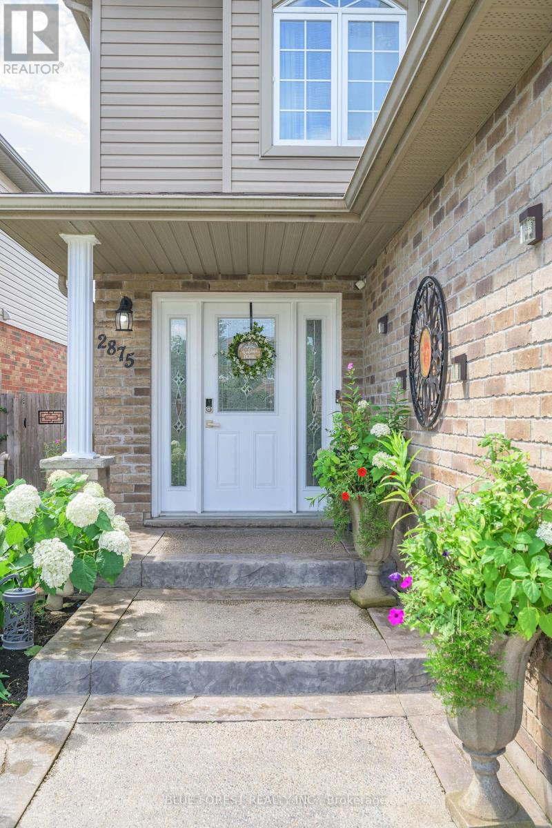 2875 Lemieux Walk, London South, Ontario  N6L 0A9 - Photo 11 - X12428094