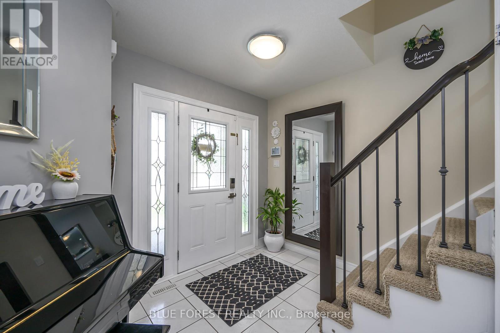 2875 Lemieux Walk, London South, Ontario  N6L 0A9 - Photo 12 - X12428094