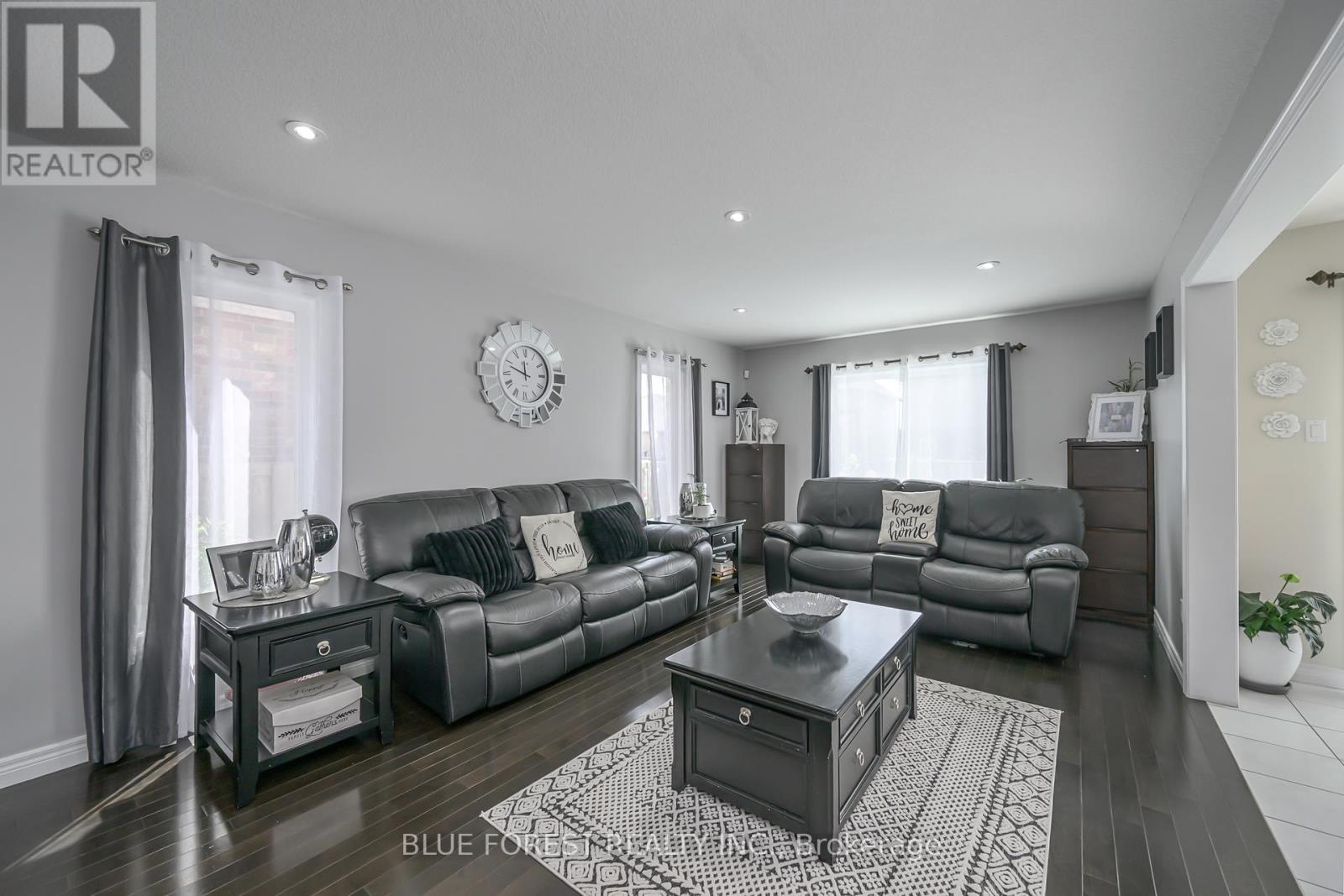 2875 Lemieux Walk, London South, Ontario  N6L 0A9 - Photo 13 - X12428094